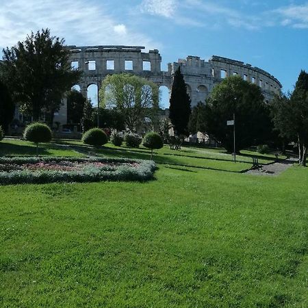 Studio Apartment Mila Pula Exterior photo