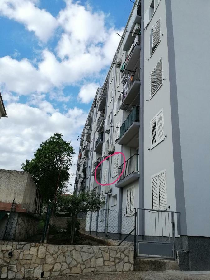Studio Apartment Mila Pula Exterior photo