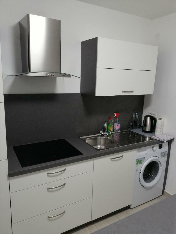 Studio Apartment Mila Pula Exterior photo