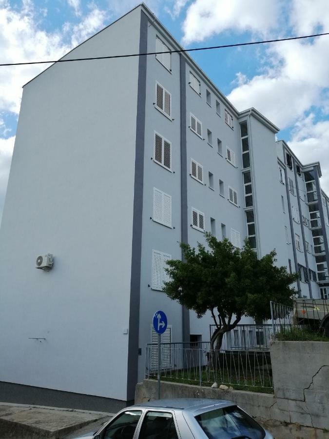 Studio Apartment Mila Pula Exterior photo
