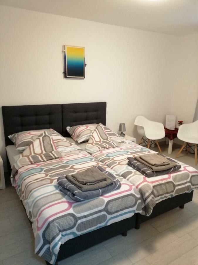 Studio Apartment Mila Pula Exterior photo