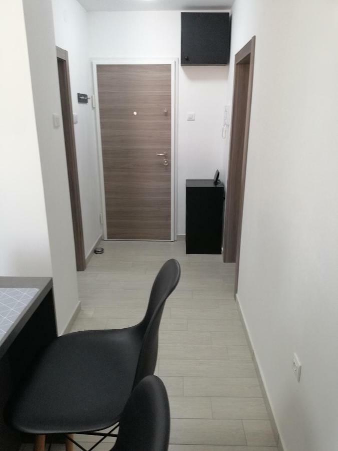 Studio Apartment Mila Pula Exterior photo