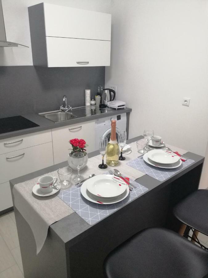 Studio Apartment Mila Pula Exterior photo